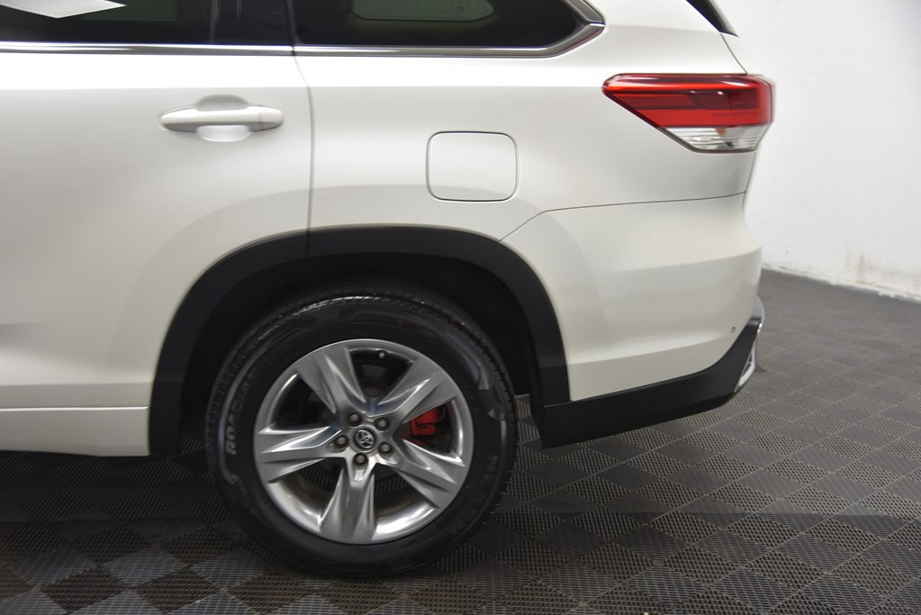 2017 Toyota Highlander Image 37