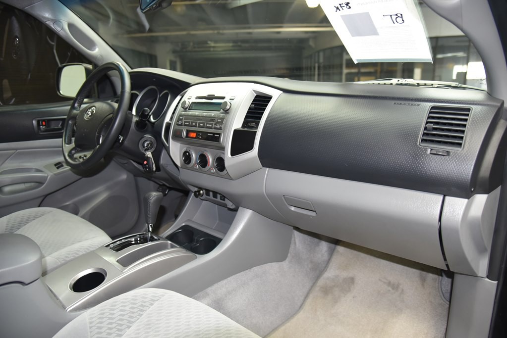 2011 Toyota Tacoma Image 30