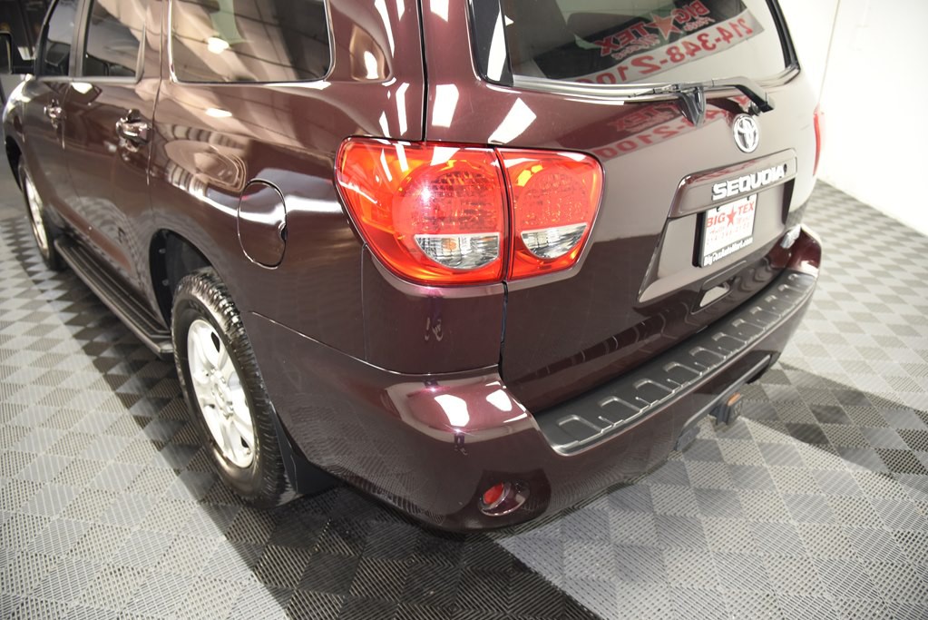 2014 Toyota Sequoia Image 14