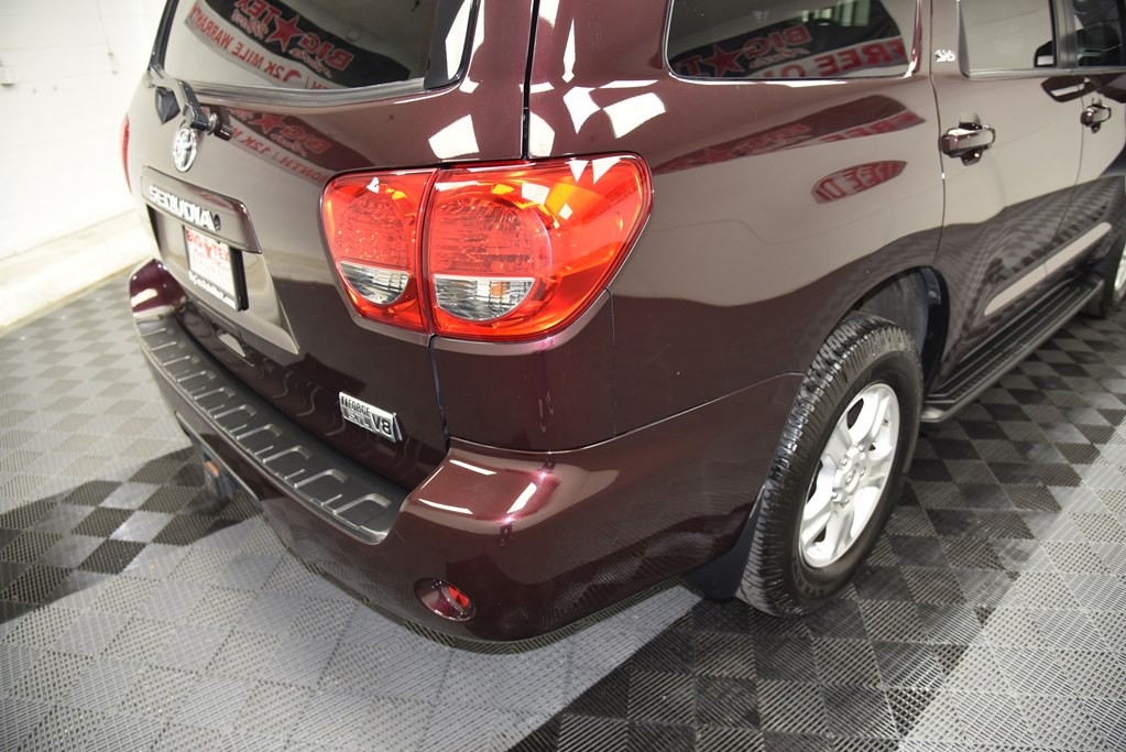 2014 Toyota Sequoia Image 15