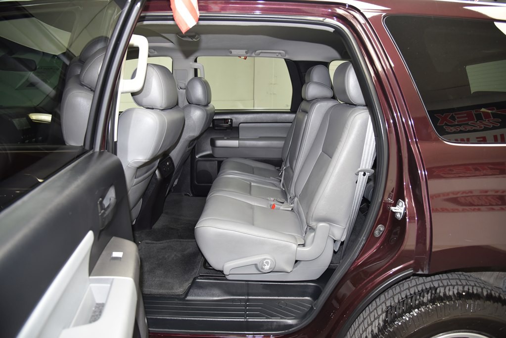 2014 Toyota Sequoia Image 25