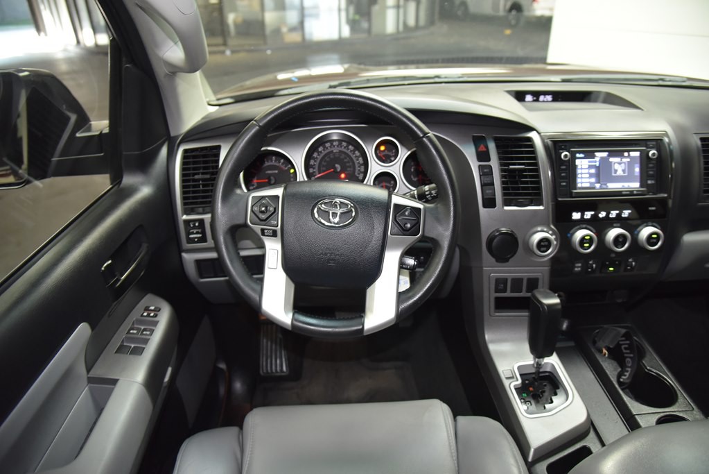 2014 Toyota Sequoia Image 35