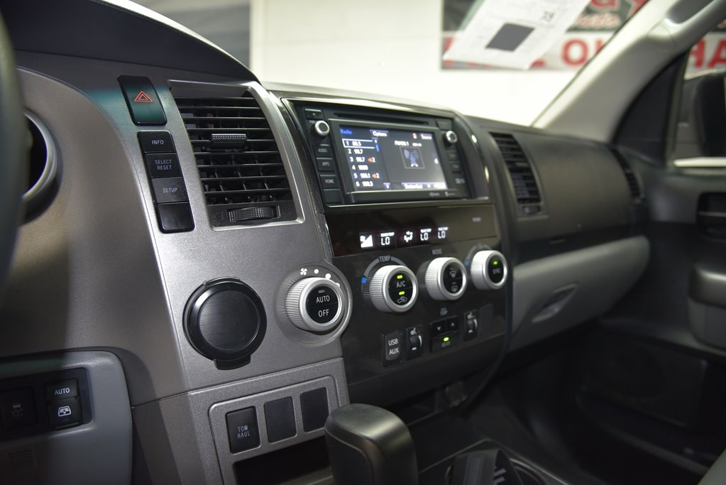 2014 Toyota Sequoia Image 37