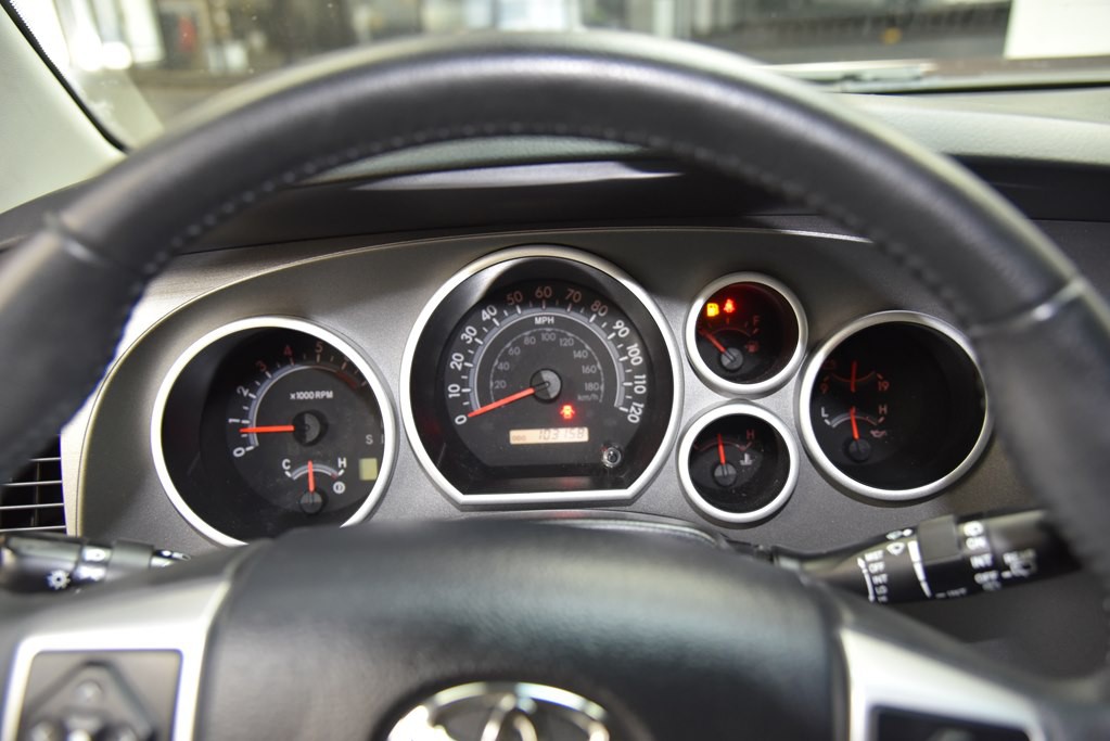 2014 Toyota Sequoia Image 39