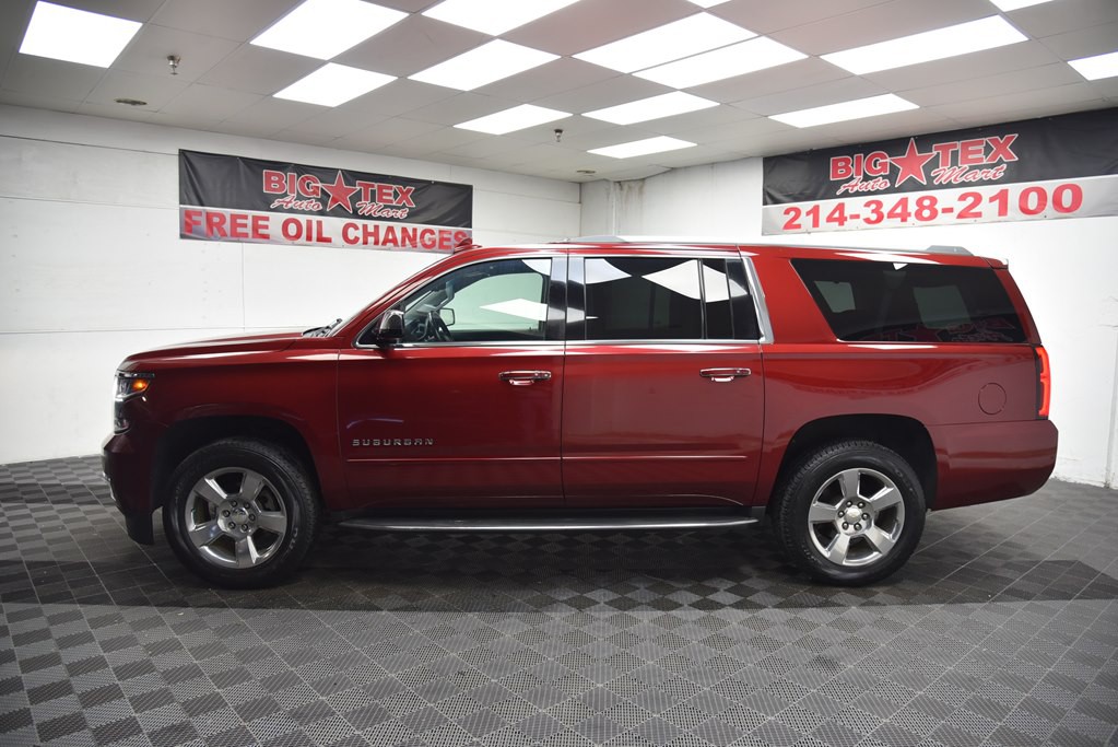 2017 Chevrolet Suburban Image 2