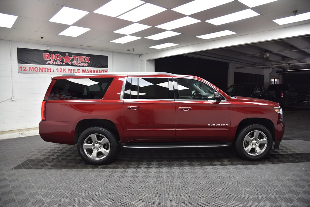 2017 Chevrolet Suburban Image 6