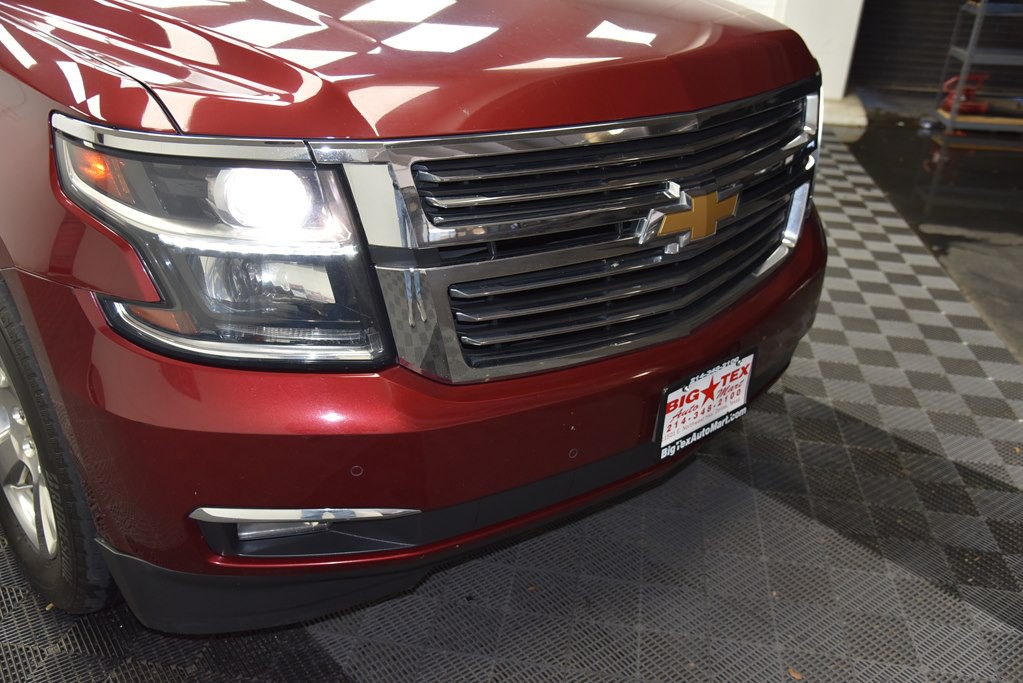 2017 Chevrolet Suburban Image 12