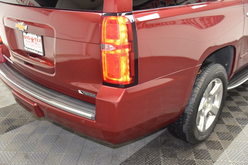 2017 Chevrolet Suburban Image 17