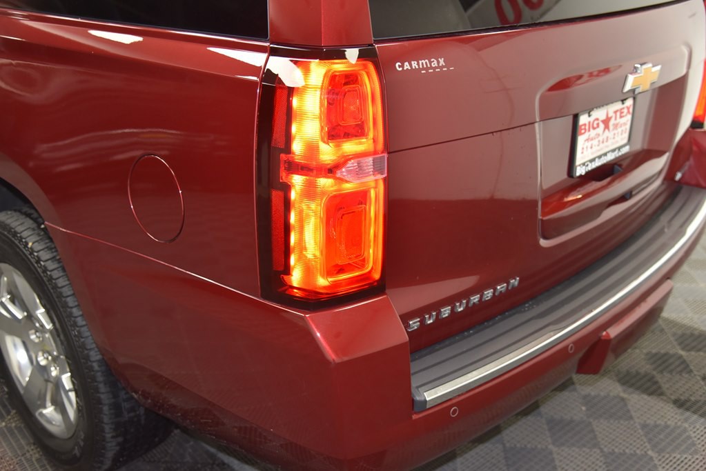 2017 Chevrolet Suburban Image 18