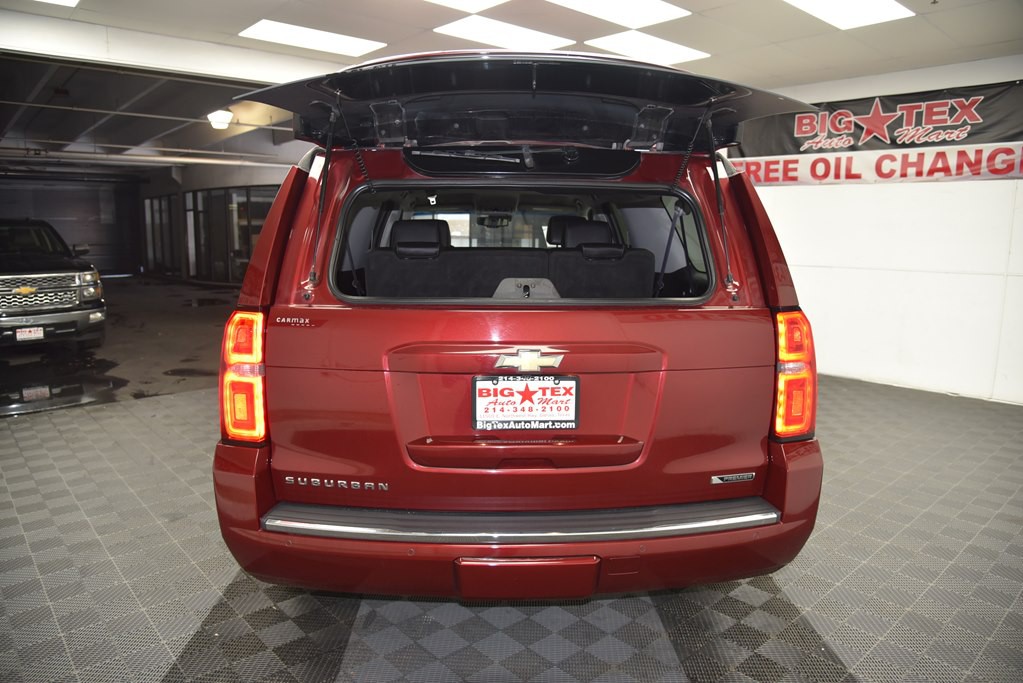 2017 Chevrolet Suburban Image 21