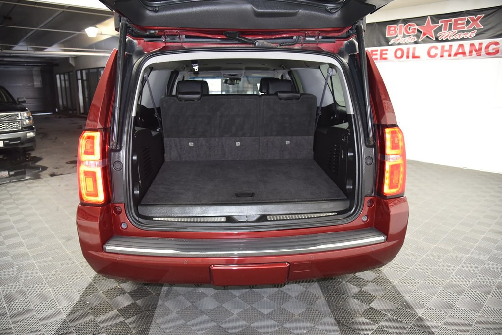 2017 Chevrolet Suburban Image 24