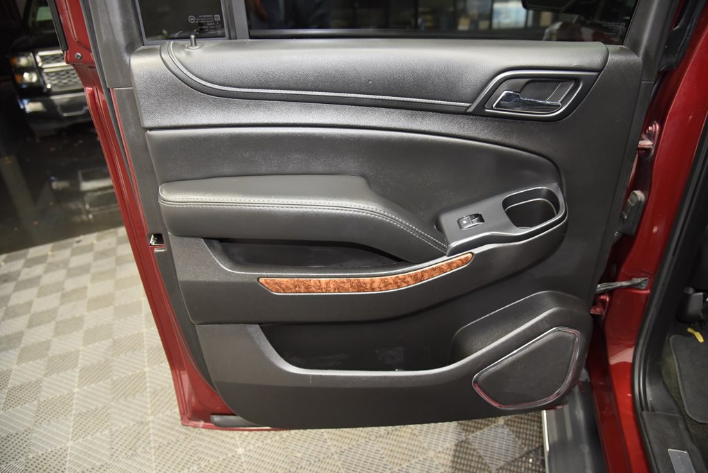 2017 Chevrolet Suburban Image 30