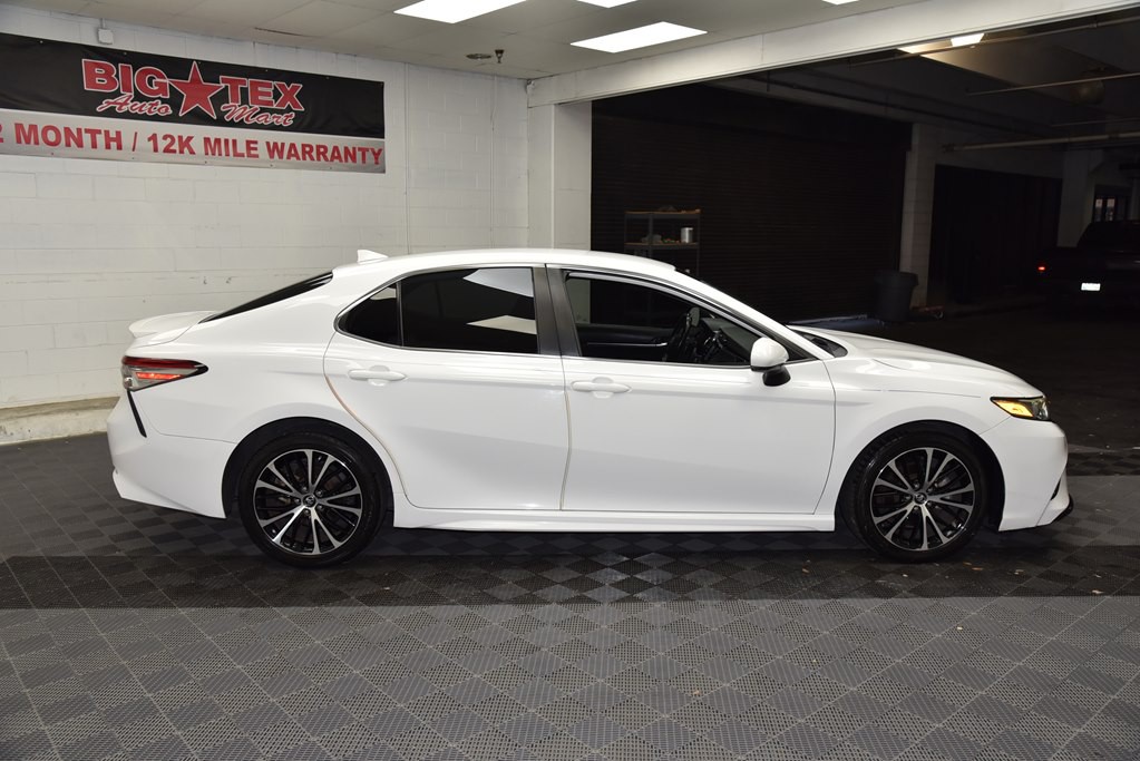 2019 Toyota Camry Image 6