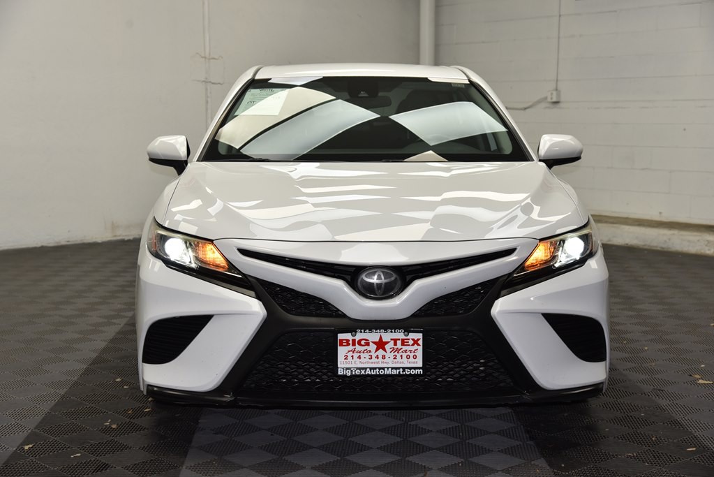 2019 Toyota Camry Image 8