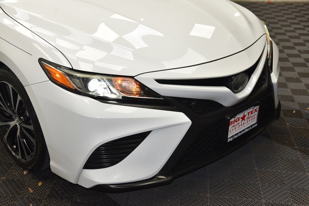 2019 Toyota Camry Image 11