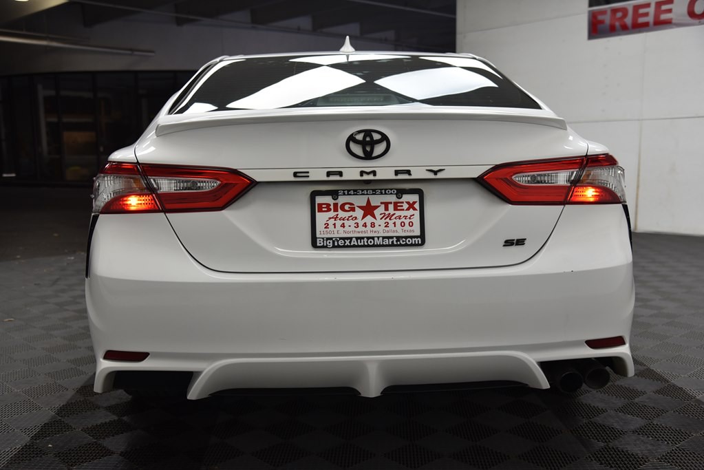 2019 Toyota Camry Image 15