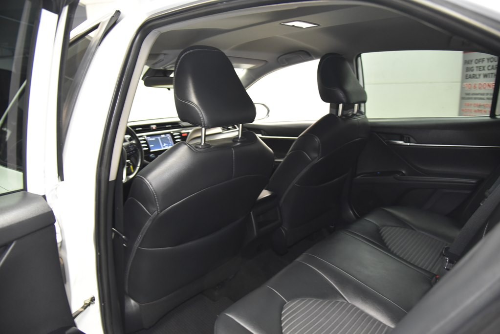 2019 Toyota Camry Image 18