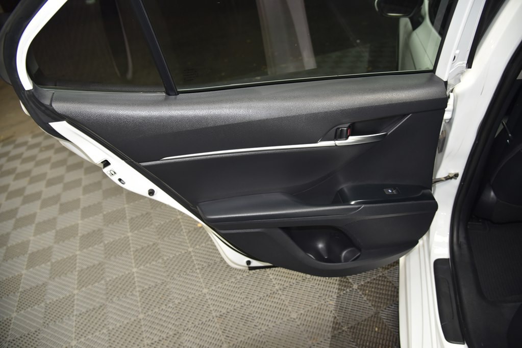 2019 Toyota Camry Image 19