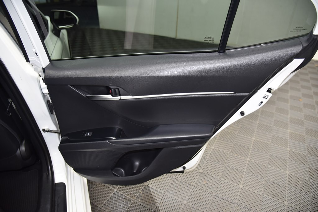 2019 Toyota Camry Image 24