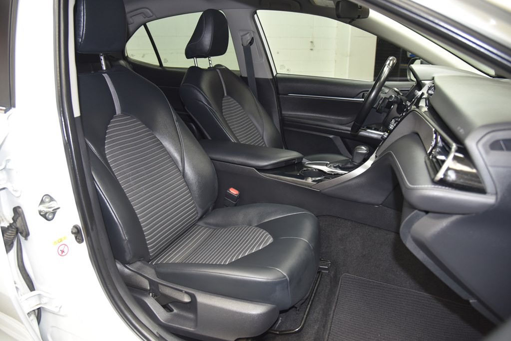 2019 Toyota Camry Image 25