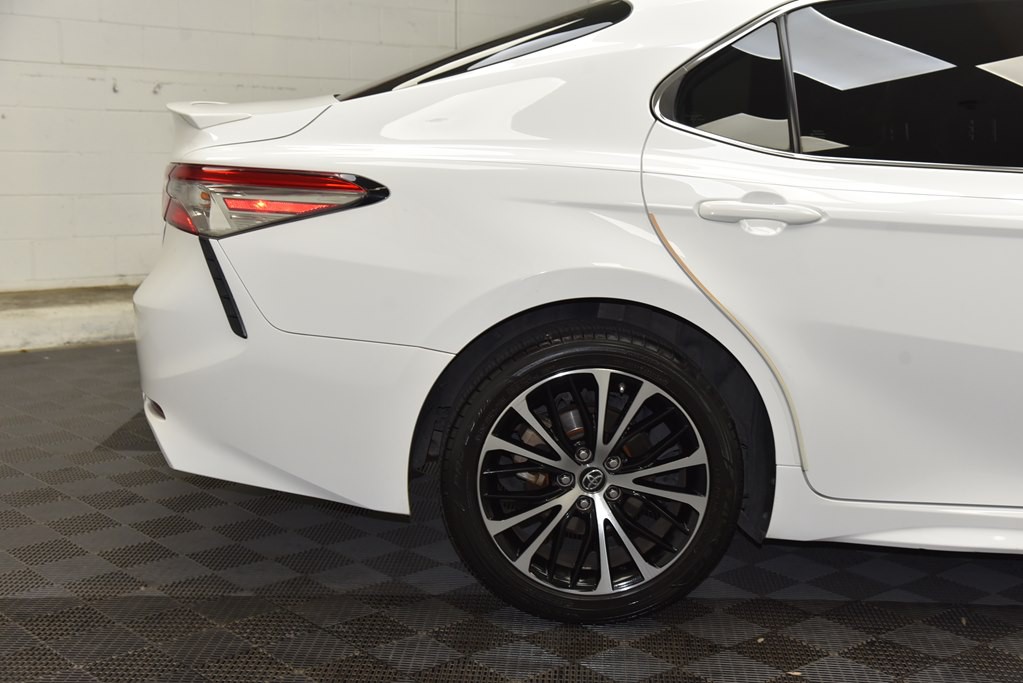 2019 Toyota Camry Image 38