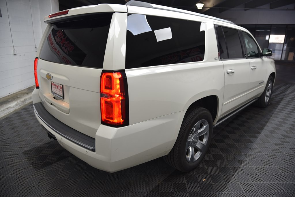 2015 Chevrolet Suburban Image 5