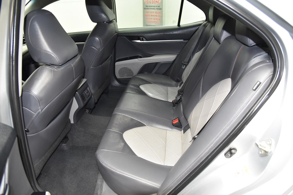2018 Toyota Camry Image 16
