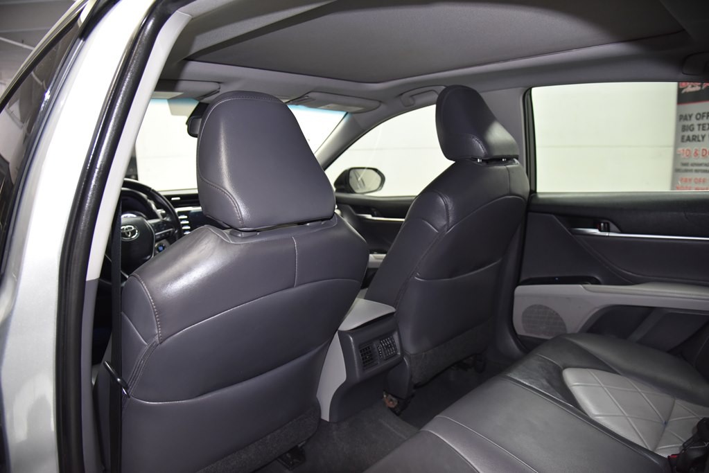 2018 Toyota Camry Image 17