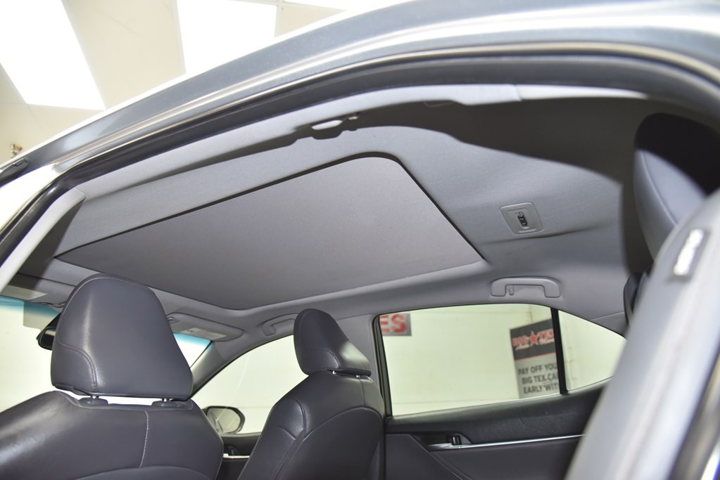 2018 Toyota Camry Image 19