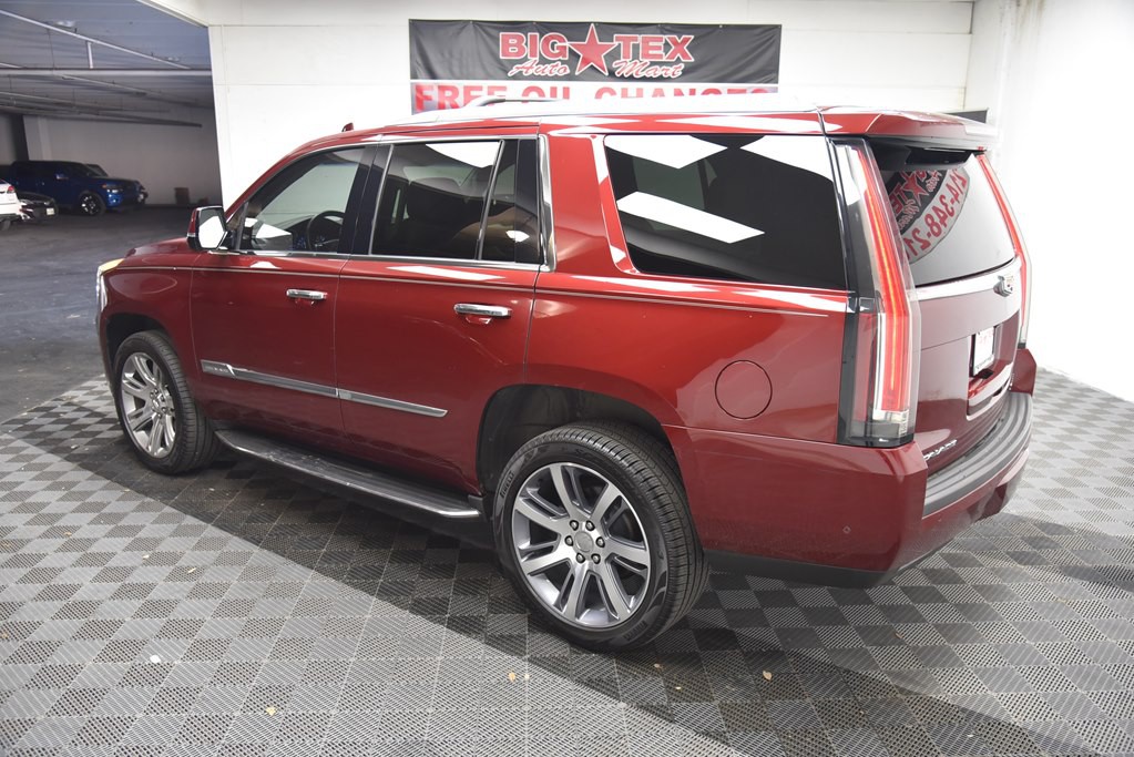 2017 Cadillac Escalade Image 3