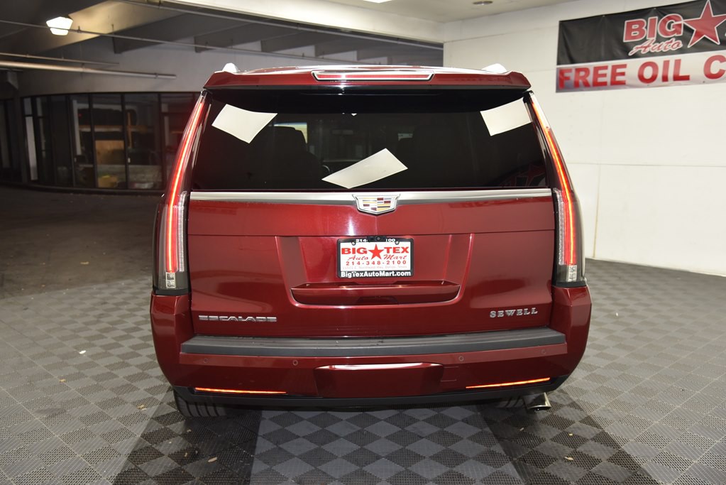 2017 Cadillac Escalade Image 4