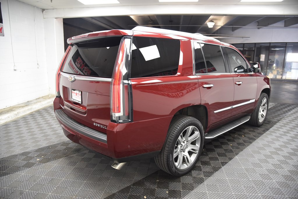2017 Cadillac Escalade Image 5