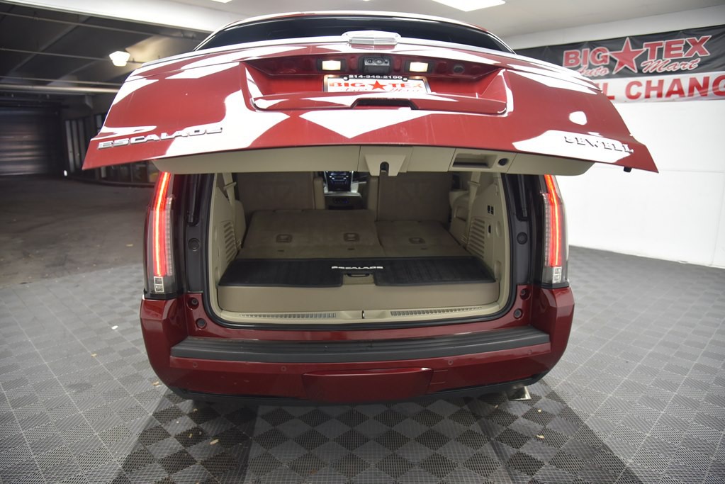 2017 Cadillac Escalade Image 21