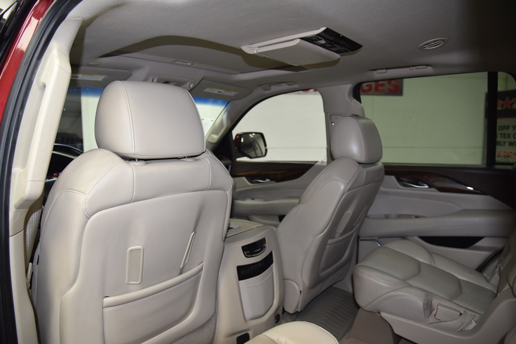 2017 Cadillac Escalade Image 26