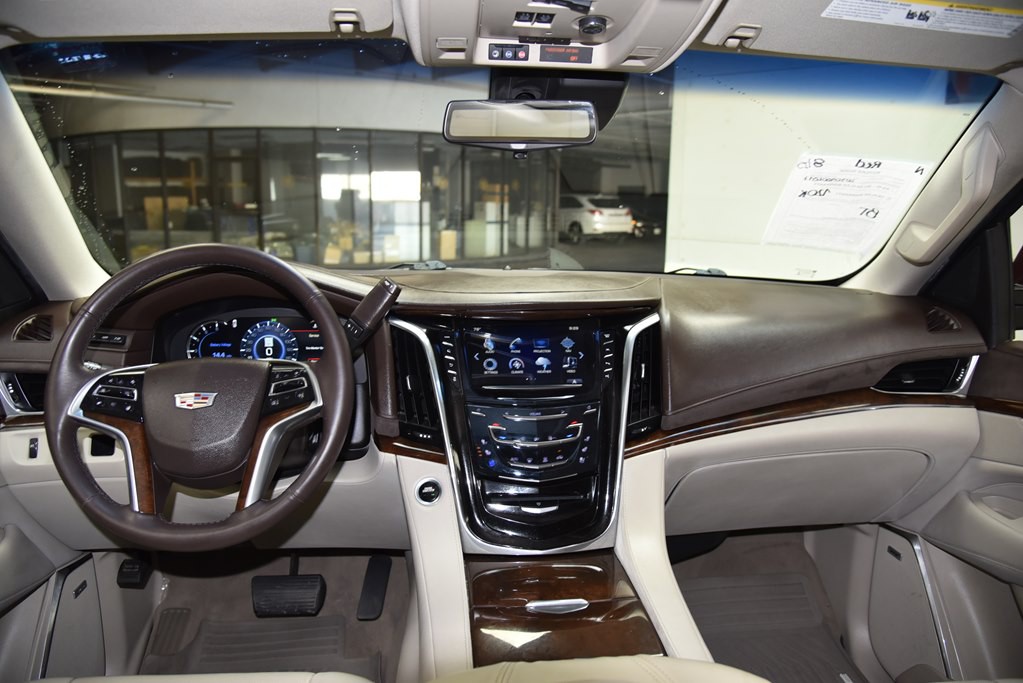 2017 Cadillac Escalade Image 29
