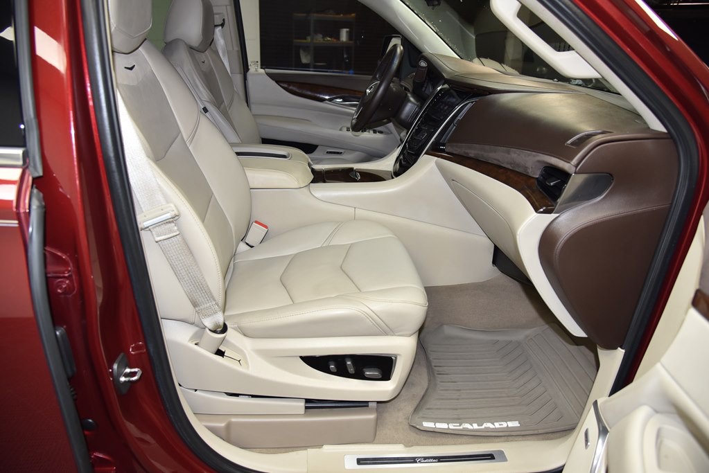 2017 Cadillac Escalade Image 35