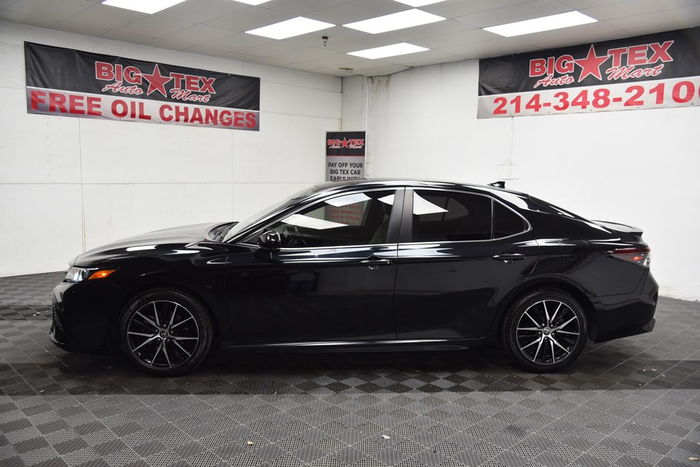 2021 Toyota Camry Image 2
