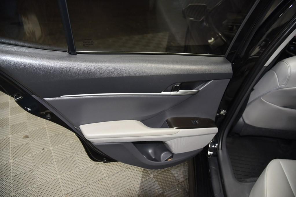 2021 Toyota Camry Image 17