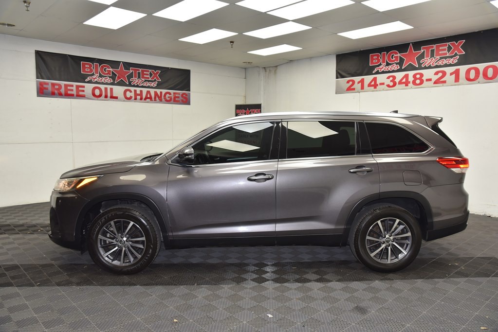 2019 Toyota Highlander Image 2