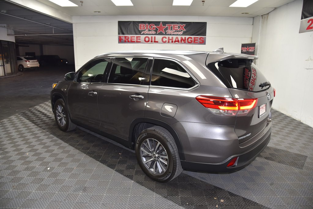 2019 Toyota Highlander Image 3