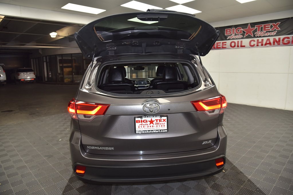 2019 Toyota Highlander Image 16