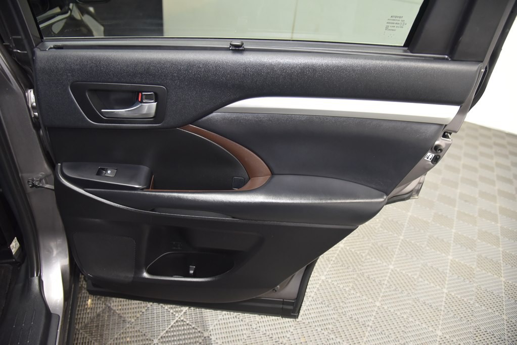 2019 Toyota Highlander Image 28