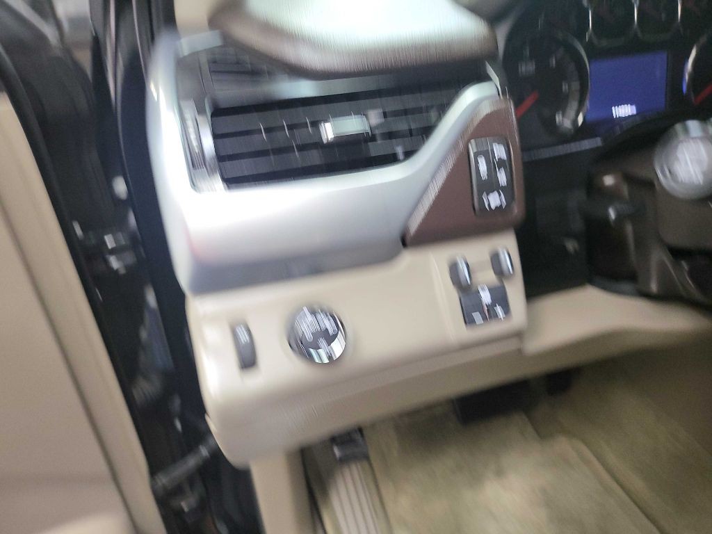 2015 Chevrolet Tahoe Image 11