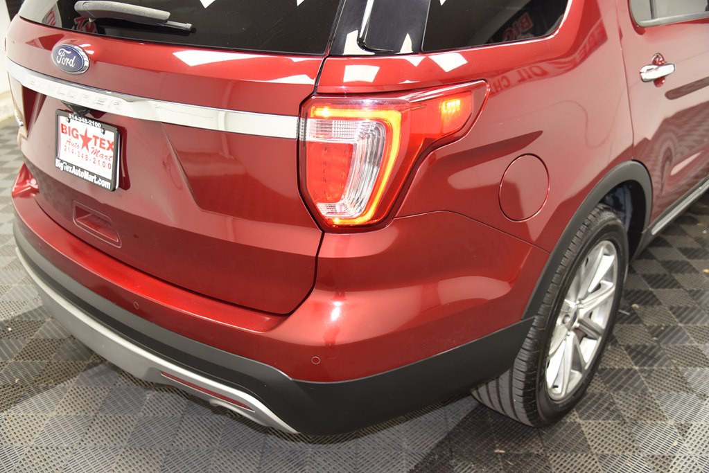 2017 Ford Explorer Image 16