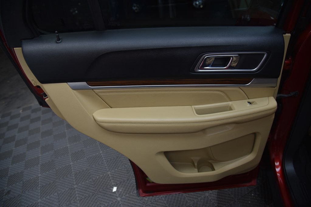 2017 Ford Explorer Image 21