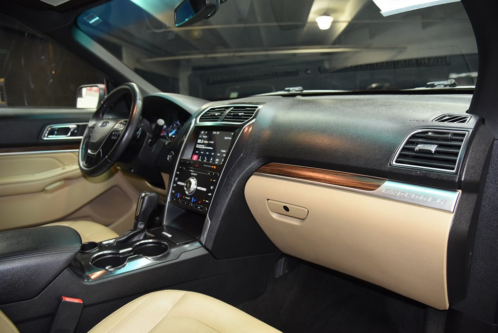 2017 Ford Explorer Image 27