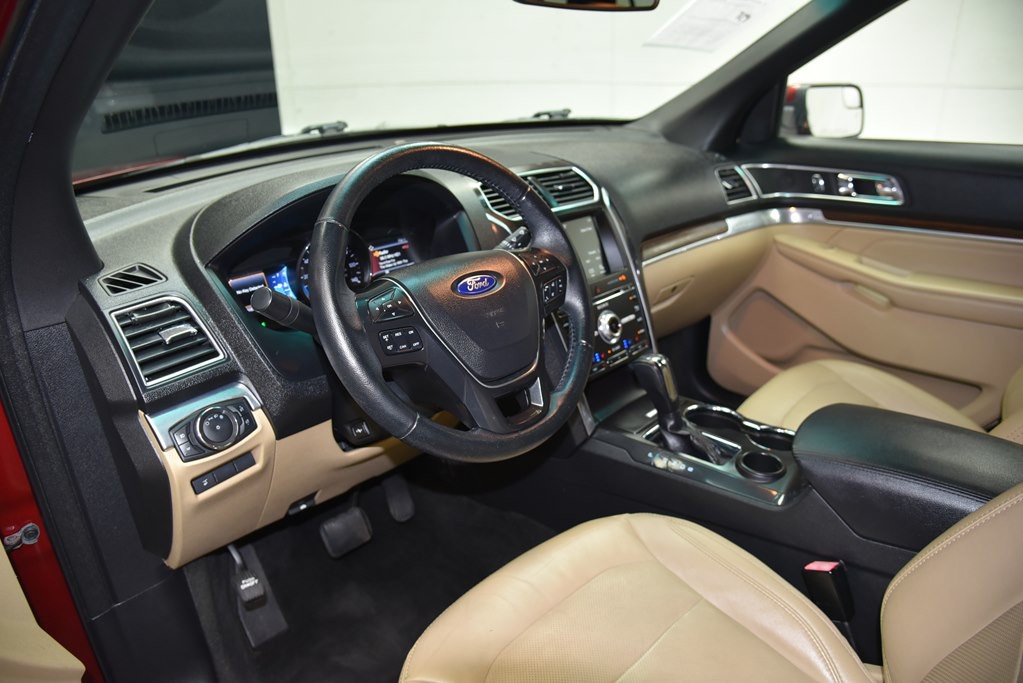 2017 Ford Explorer Image 32