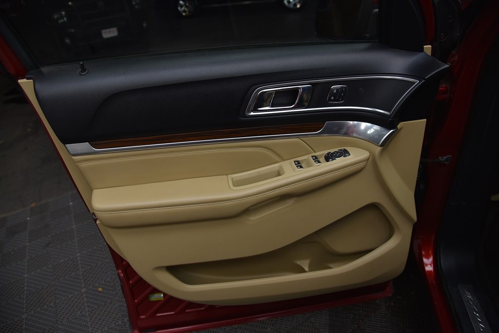 2017 Ford Explorer Image 34