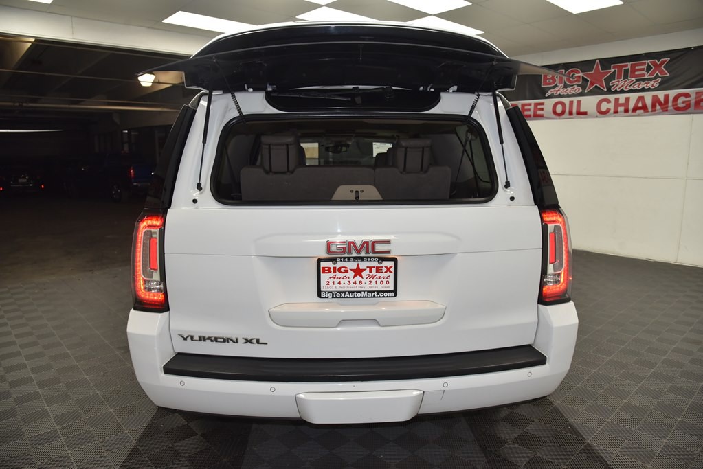 2017 GMC Yukon Image 17