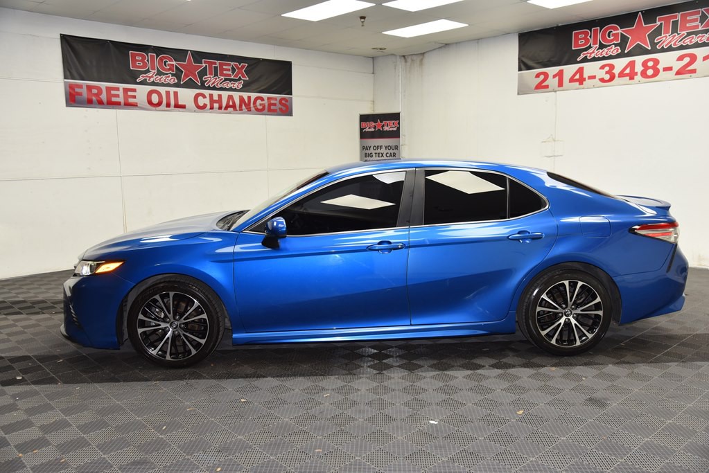 2018 Toyota Camry Image 2